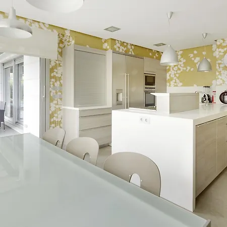 Iraule Basque Villa San Sebastián